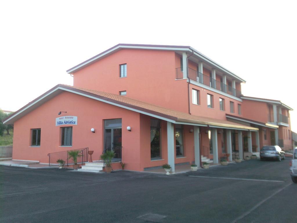 Hotel Villa Adriatica Portocannone Bagian luar foto